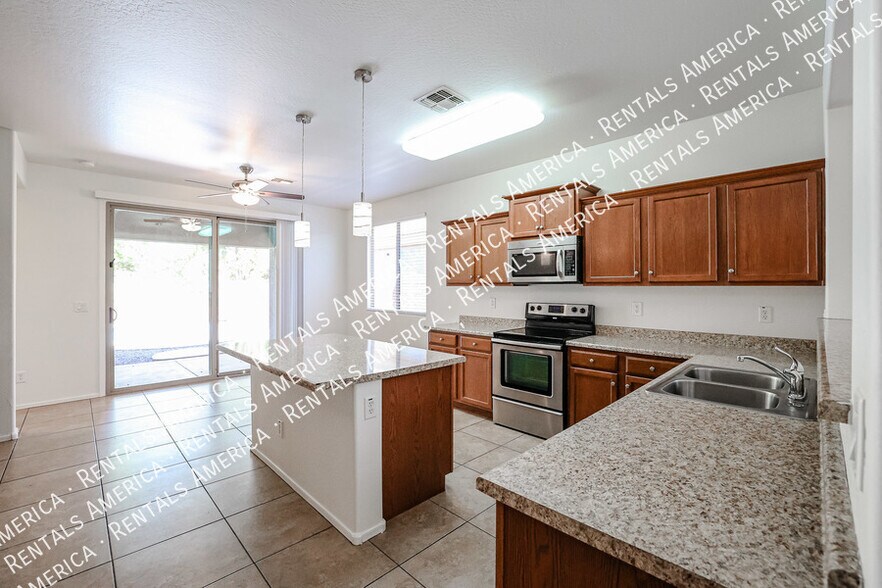 Building Photo - 6946 W Harwell Rd