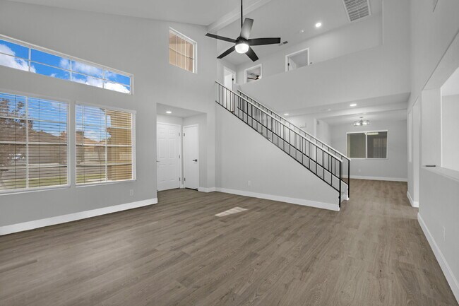 Building Photo - Step into this charming 3-bedroom, 3-bathr...