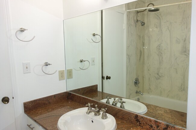 Last full bath view - 3421 E 35th St