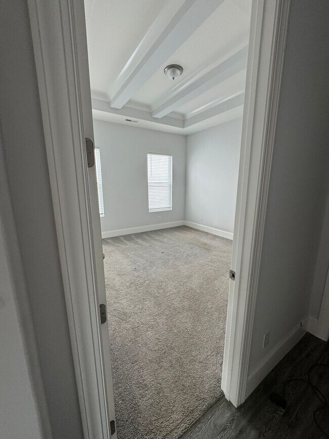 Building Photo - 131 Oasis Dr