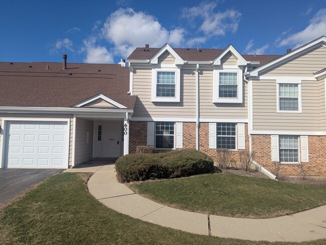 Building Photo - 600 Eastview Ct