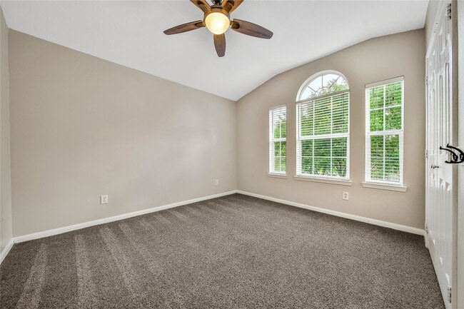 Building Photo - 32126 Willow Creek Park