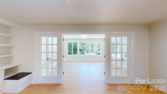 Building Photo - 3600 Carmel Rd