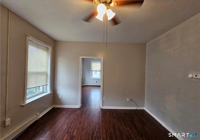 Building Photo - 417 E Main St