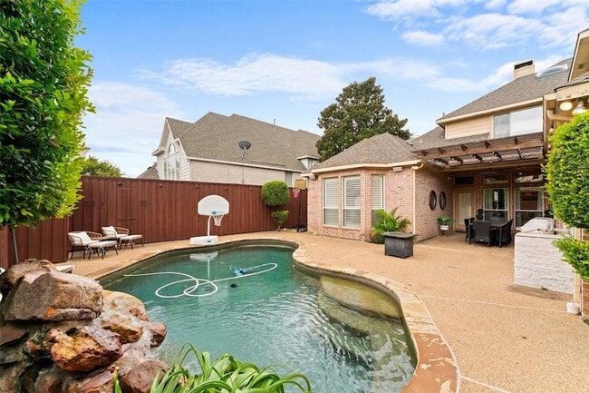 Building Photo - 3312 Westover Dr