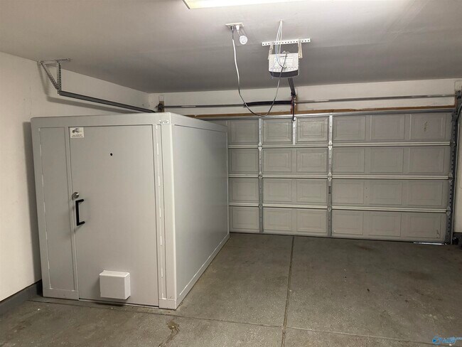 Building Photo - 3590 Avalon Lake Dr SW