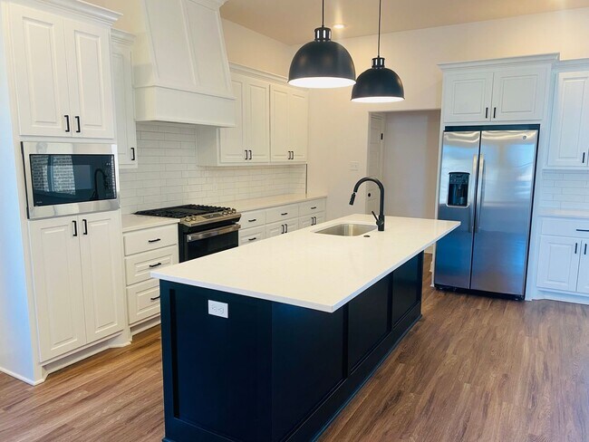 Building Photo - 4 bed 3 Bath Beautiful - Cooper ISD