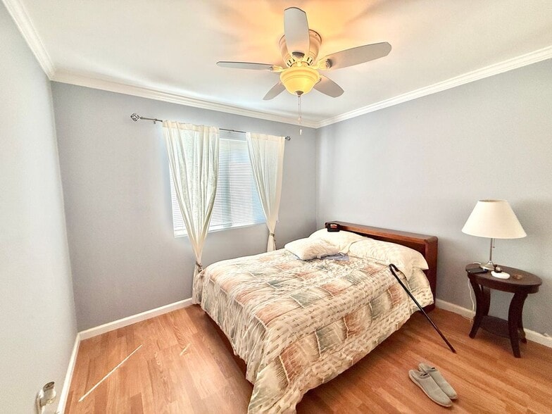 Building Photo - 2521 W Sunflower Ave