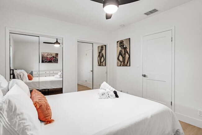 Building Photo - 1634 SW 4th Ave