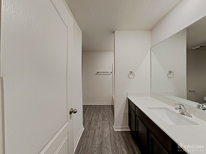 Building Photo - 6130 Dolostone Dr