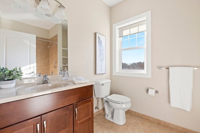 Building Photo - Danvers Updated 3 Bed 2 Bath | Top Floor Condo | Avail Now