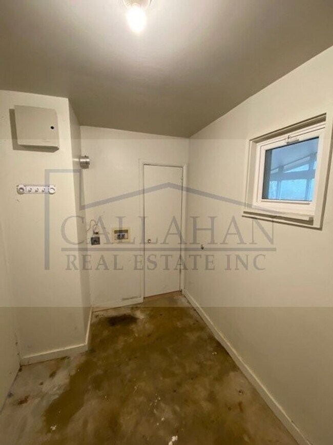 Building Photo - Lakewood 3 Bedroom Home