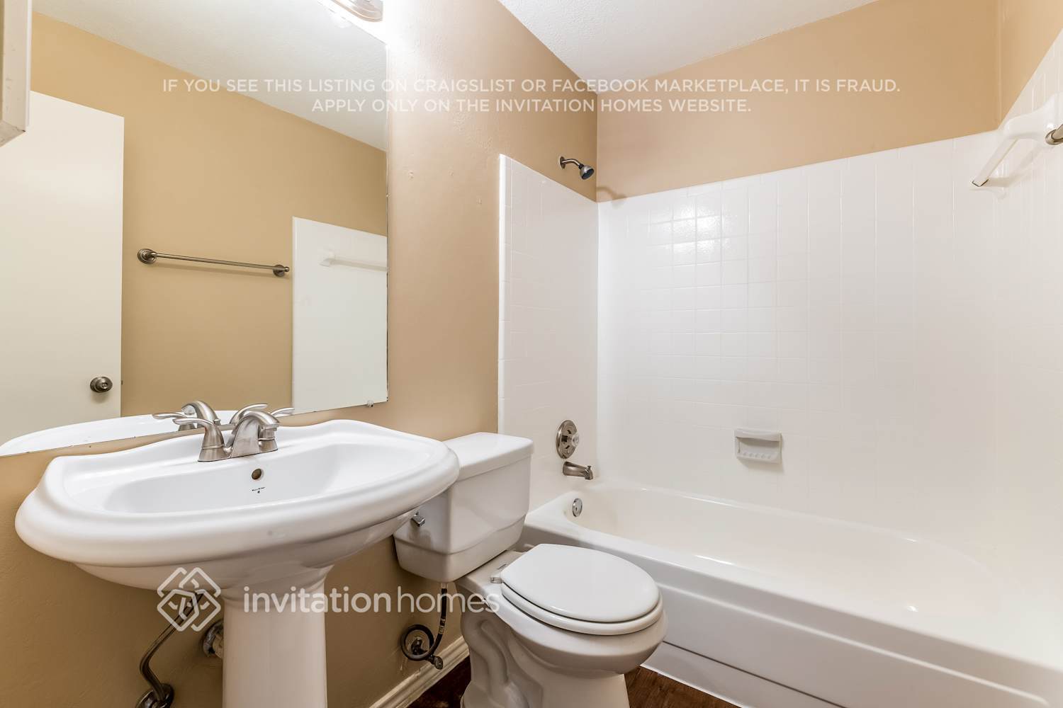 Building Photo - 1031 Bellflower Dr