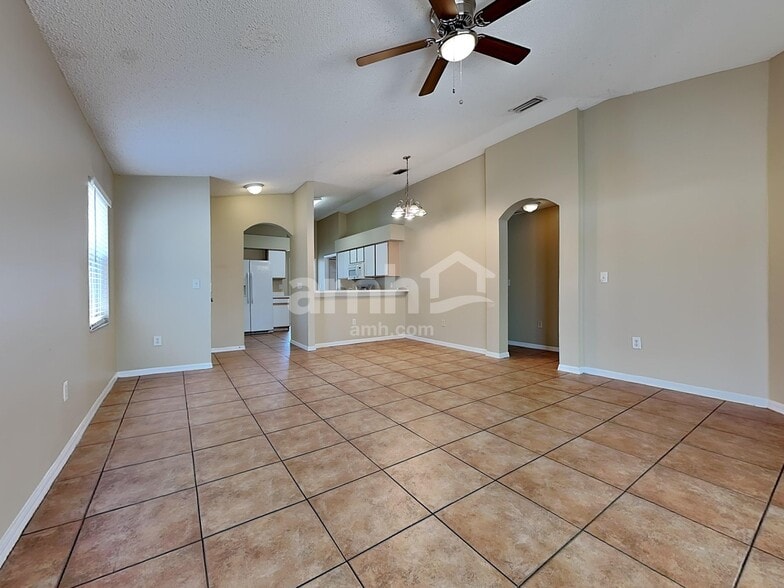 Building Photo - 4426 Country Hills Blvd