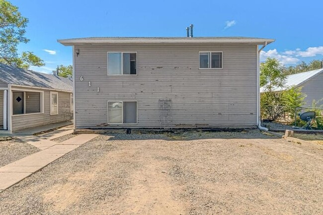 Building Photo - Charming Downtown 2-Bedroom Upstairs Apartment with Off-Street Parking