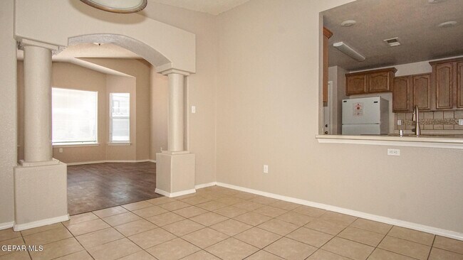 Building Photo - 12841 Tierra Ayala Dr