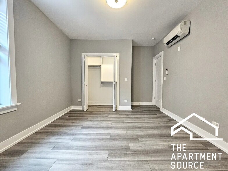 Building Photo - 3939 N Janssen Ave