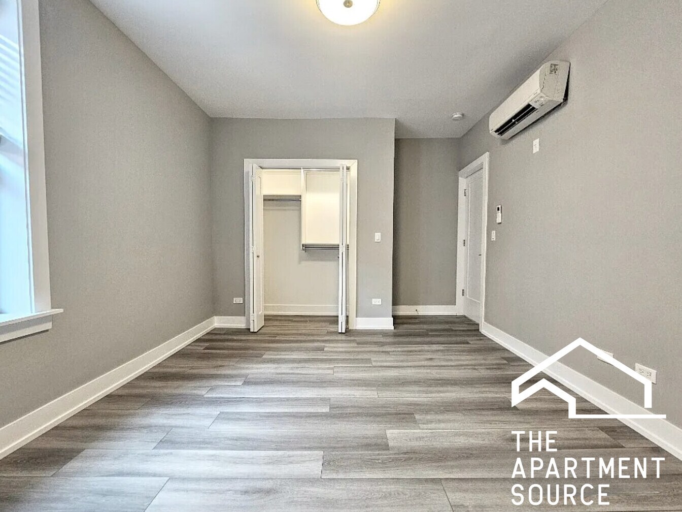 Building Photo - 3939 N Janssen Ave