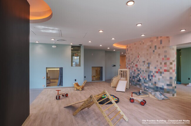 Building Photo - 201 Sherman Rd