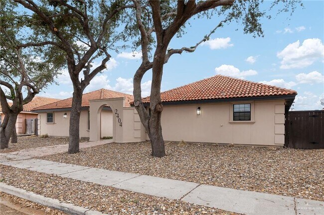 Building Photo - 13 Shasta Ave