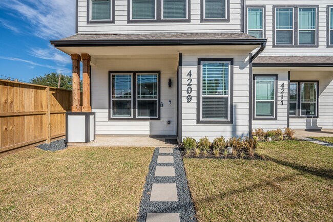 Building Photo - 4209 McKinney St