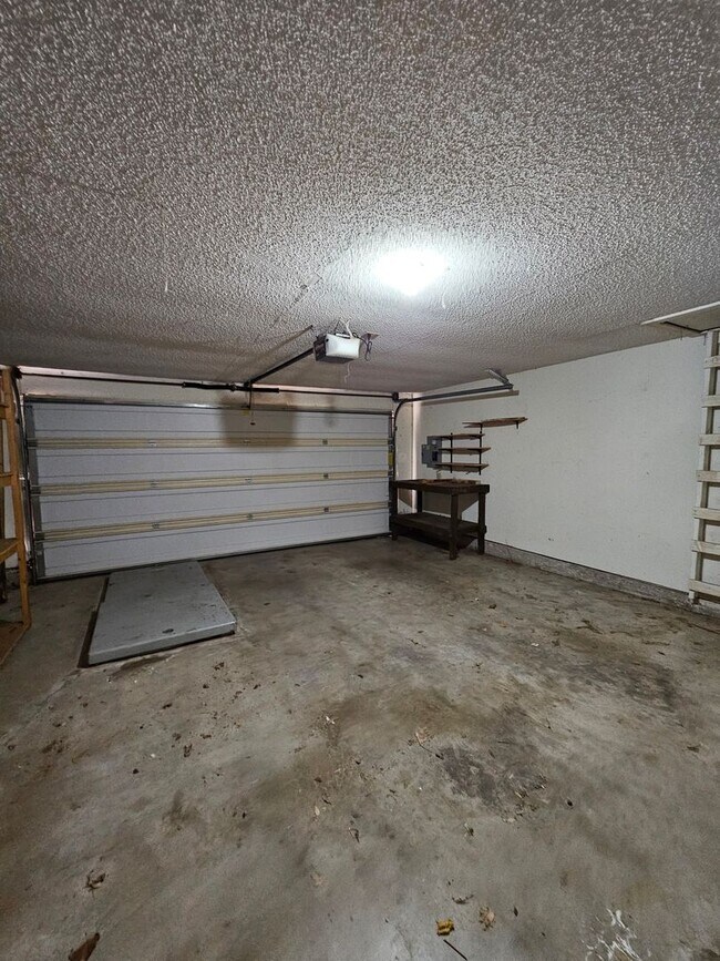 Building Photo - 2116 Westmore Dr