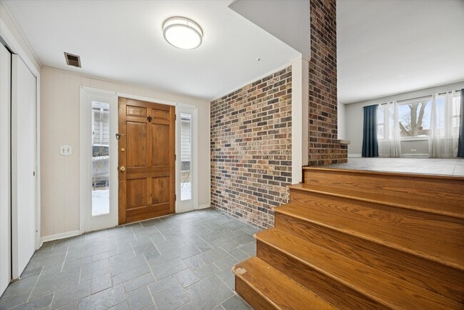 Building Photo - 602 Prairie Ave