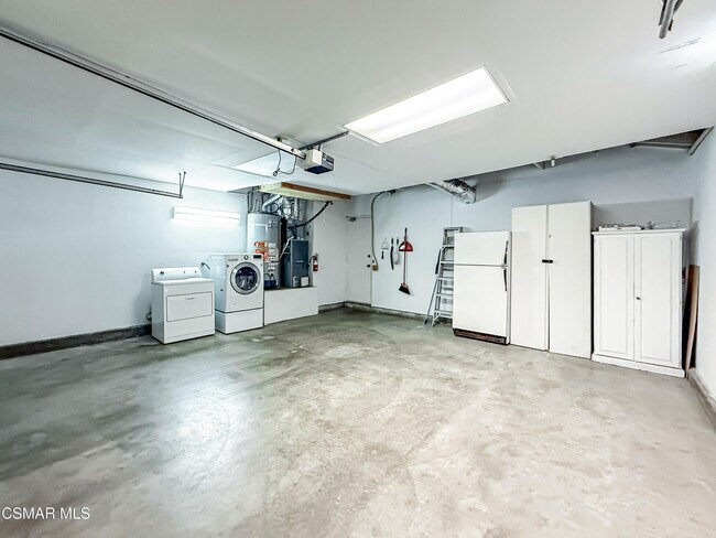 Building Photo - 360 N Greenmeadow Ave