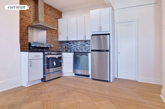 Building Photo - 672 St Marks Ave