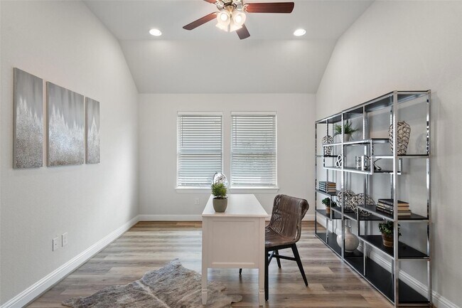 Building Photo - 306 Gulfton St