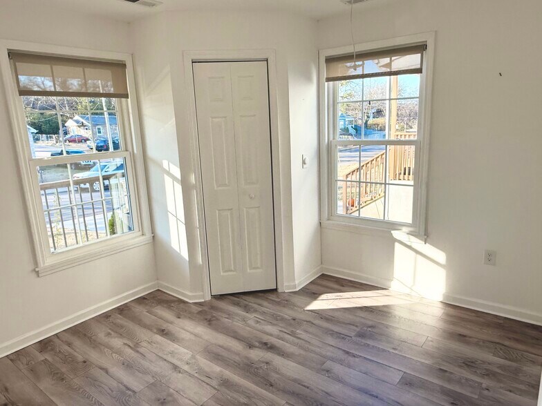 Building Photo - 716B 29th Ave N