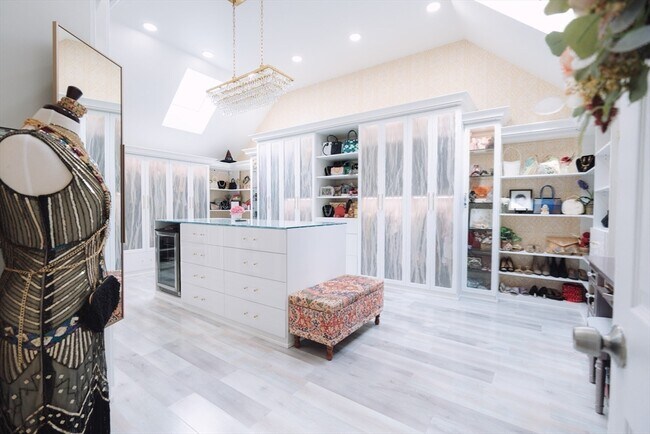 Building Photo - 34 Wildmeadow Rd