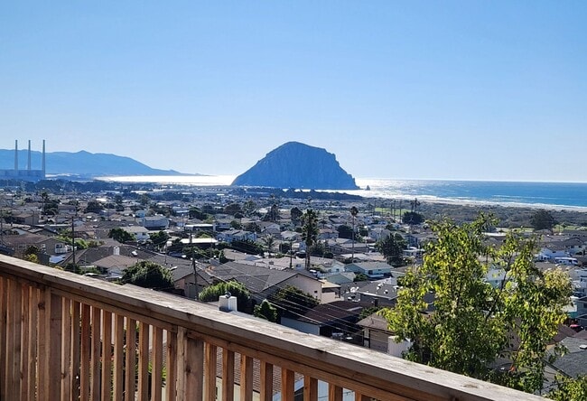 Building Photo - 3BR / 3BA Coastal Home with Panoramic Morro Bay Views