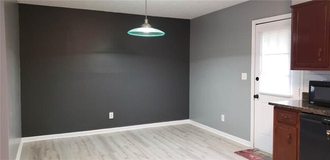 Building Photo - 73 Huff Dr