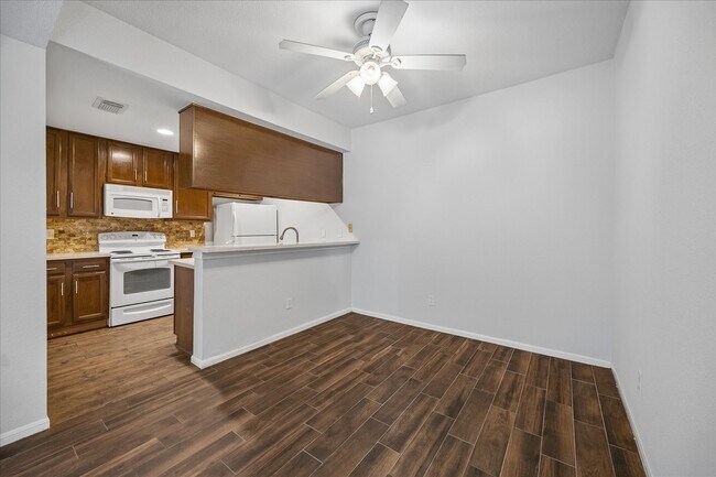 Building Photo - 11711 Memorial Dr