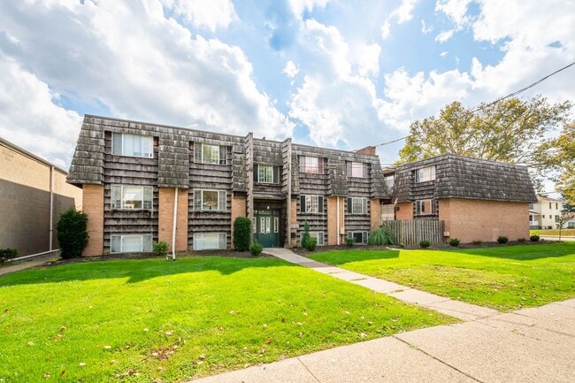 Building Photo - 1 Bedroom Apartment Available on January! ...
