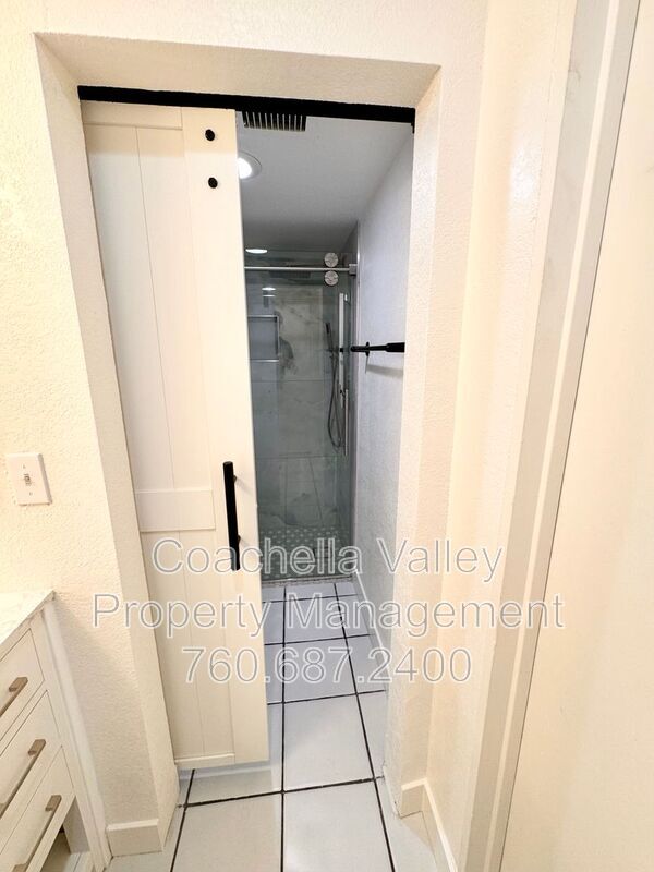 Building Photo - 1655 E Palm Canyon Dr