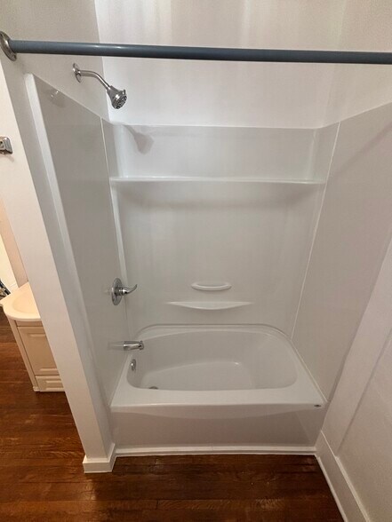 Building Photo - 340 N Franklin St