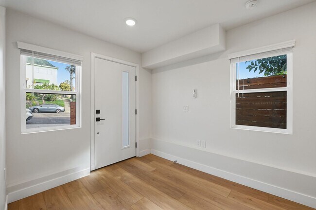 Building Photo - 2735 Broadway-5