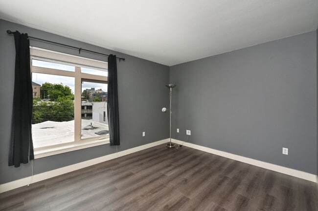 Building Photo - 1610 Belmont Ave