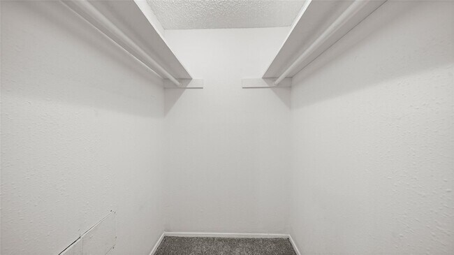Building Photo - 2929 Leroy St