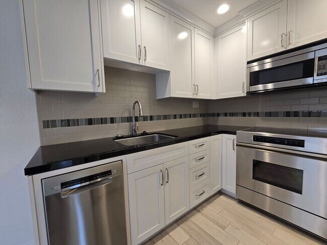 Building Photo - Private La Jolla Condo with Resort-Style Amenities Near UTC