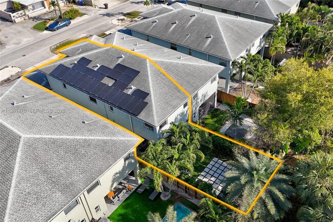 Building Photo - 1139 NE 3rd Ave