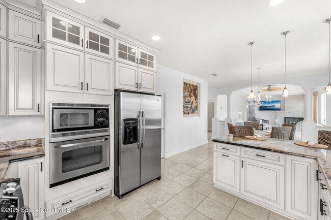 Building Photo - 5795 S Hwy A1A