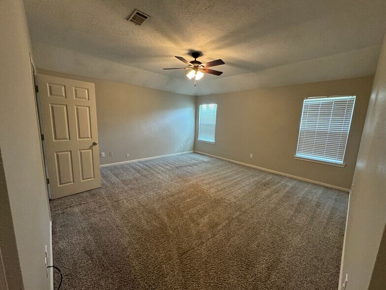 Building Photo - 16602 N Quadrant Ct