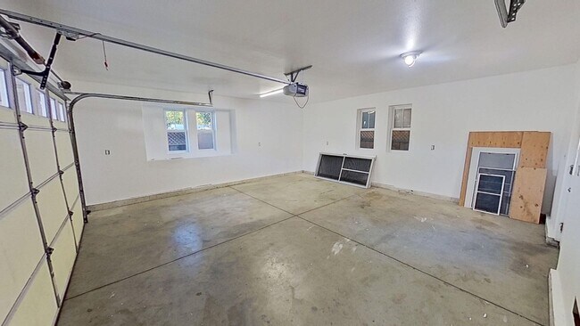 Building Photo - 415 W De La Guerra St