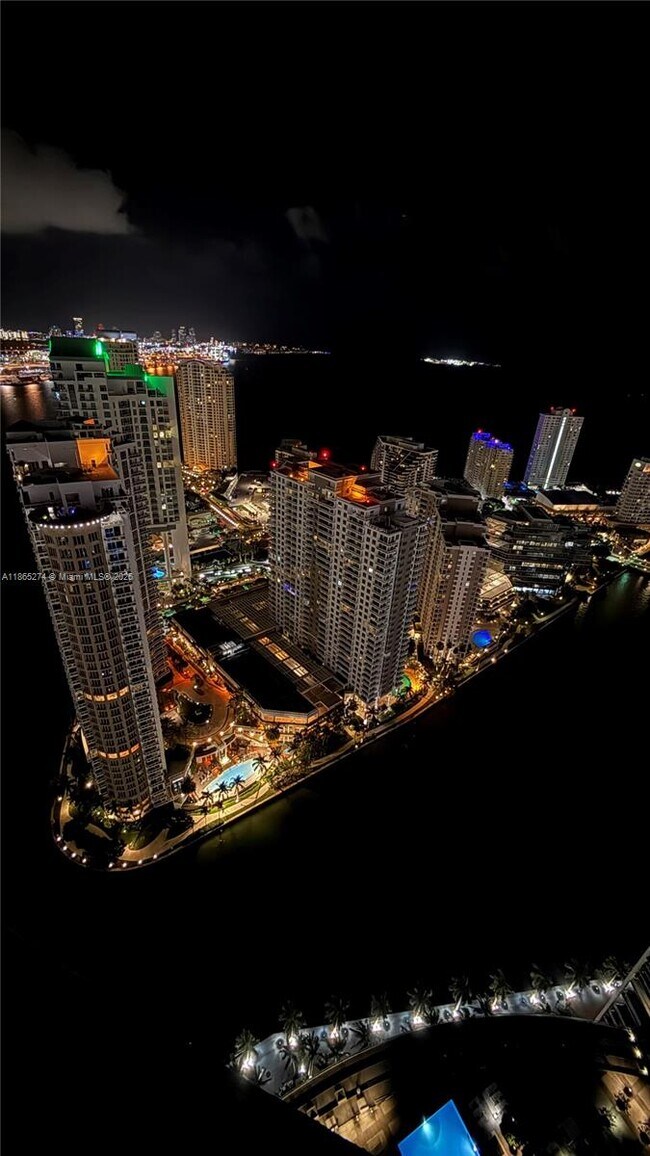Building Photo - 465 Brickell Ave