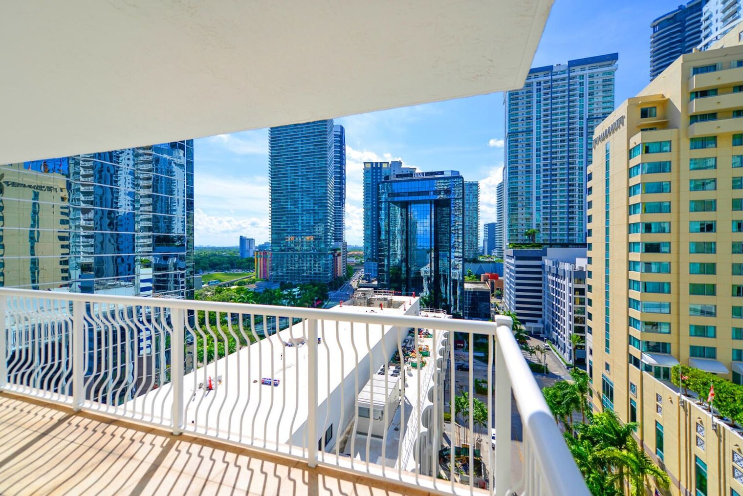 Building Photo - 1200 Brickell Bay Dr