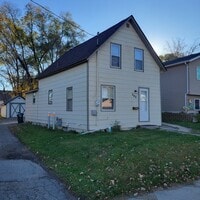 Building Photo - 242 9th Ave N