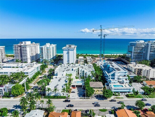 Building Photo - 9172 Collins Ave